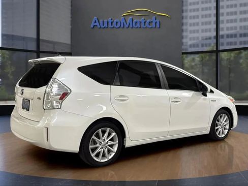 Used 2013 Toyota Prius V Five image 10