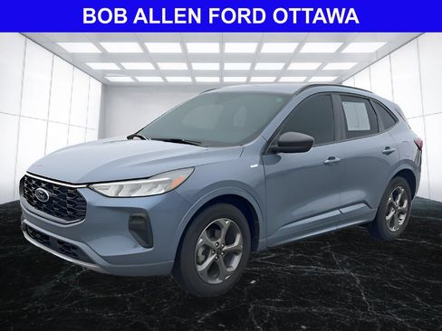 Used 2024 Ford Escape ST-Line w/ Tech Pack #1 FWD image 1