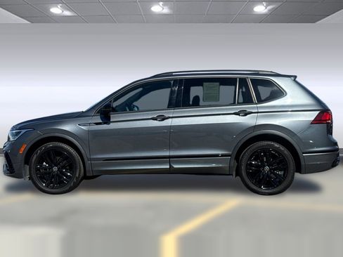 Used 2022 Volkswagen Tiguan SE R-Line image 2