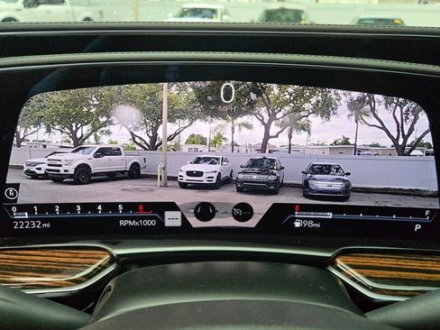 Used 2024 Cadillac Escalade Luxury image 11