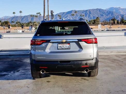 Used 2023 Chevrolet Traverse LT w/ LT Premium Package image 8