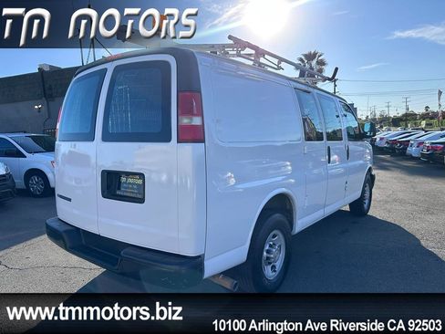 Used 2012 Chevrolet Express 2500 RWD image 17