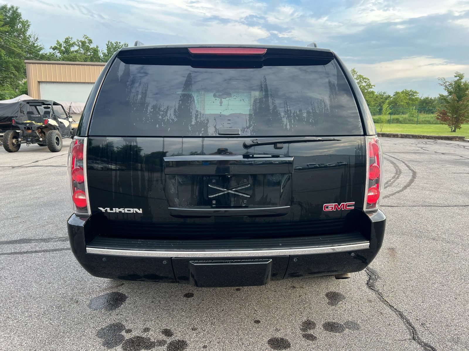 Used 2007 GMC Yukon Denali AWD/4WD image 4