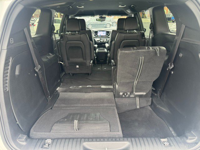Used 2026 Chrysler Pacifica Select FWD image 54
