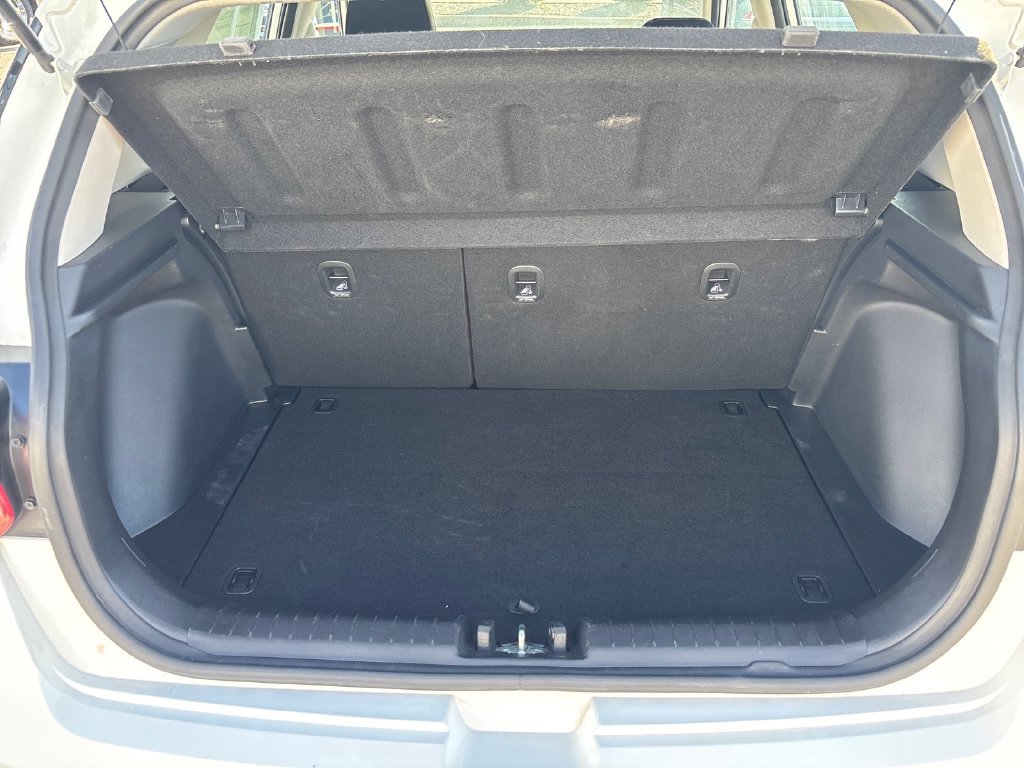 Used 2025 Hyundai Venue SEL FWD image 23