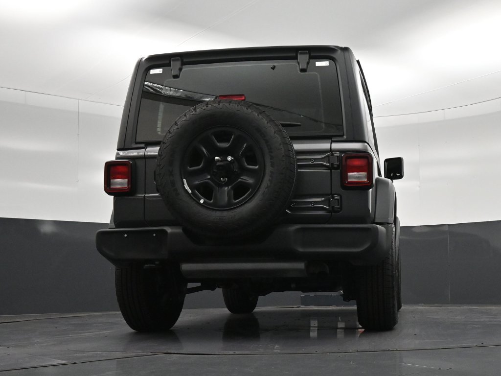 Used 2026 Jeep Wrangler Sport AWD/4WD image 24
