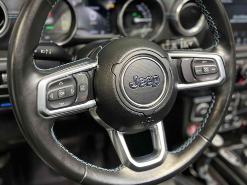 Used 2022 Jeep Wrangler Unlimited Rubicon 4xe AWD/4WD image 37