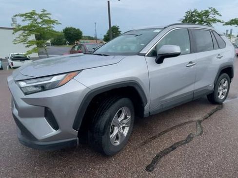 Used 2025 Toyota RAV4 XLE AWD/4WD image 6