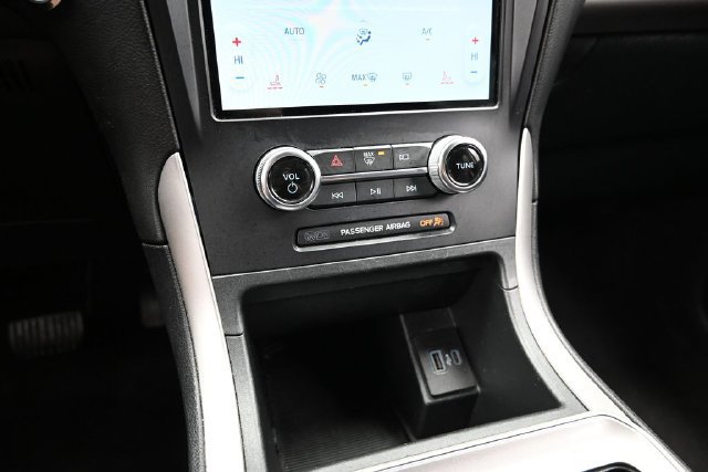 Used 2024 Ford Edge SEL AWD/4WD image 40