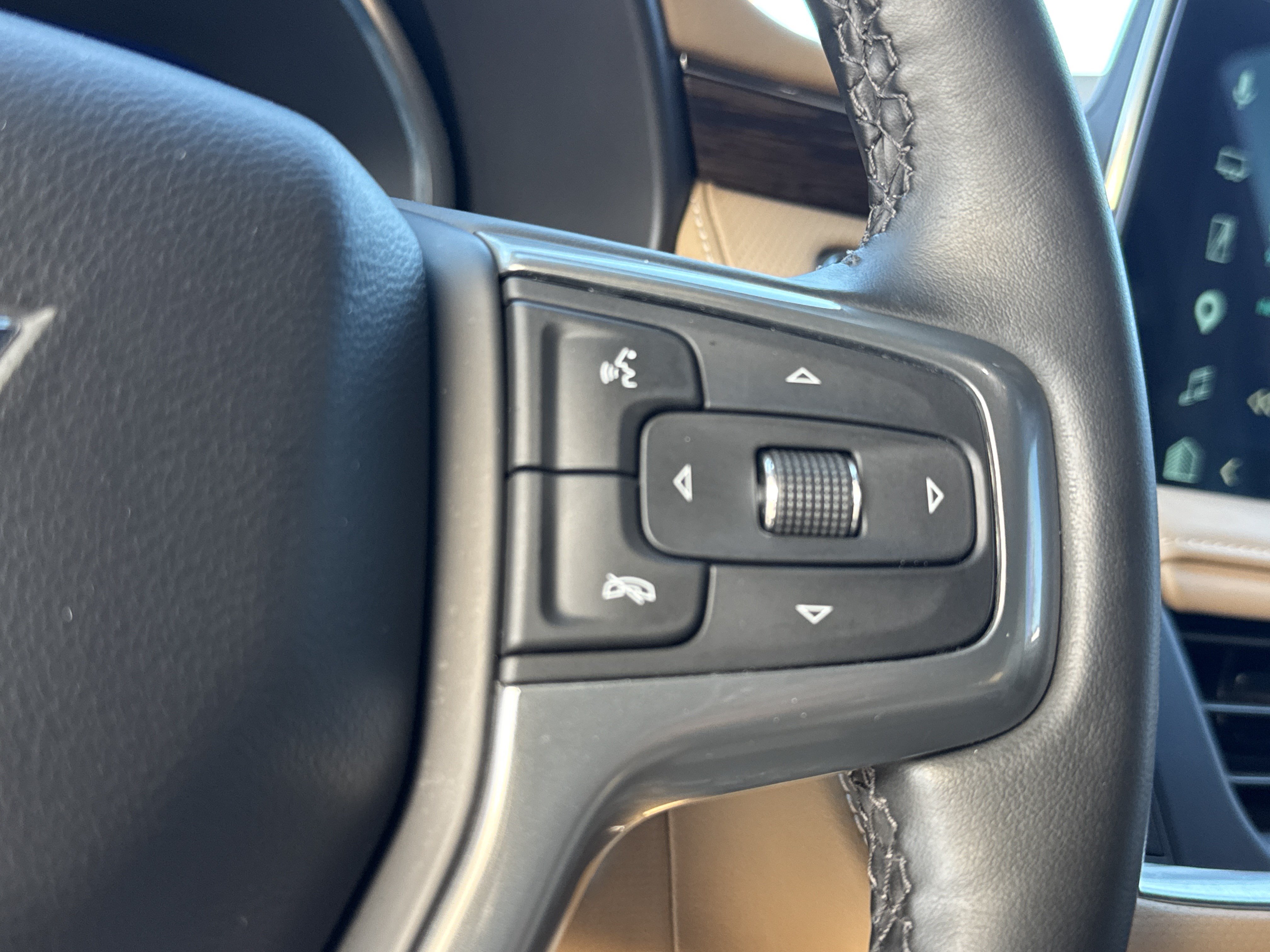 Used 2024 Chevrolet Tahoe Premier w/ Premium Package RWD image 21