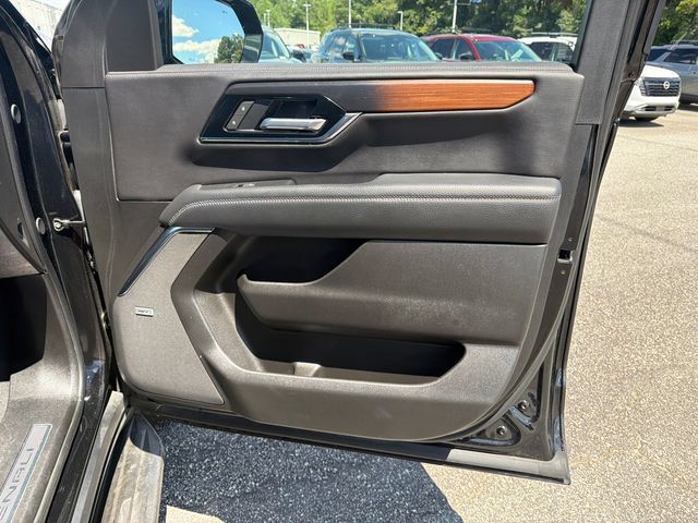 Used 2025 GMC Yukon Denali AWD/4WD image 14