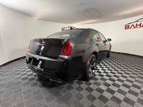 Used 2021 Chrysler 300 Touring L RWD image 9