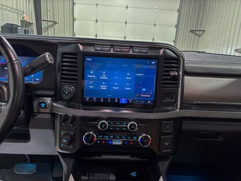 Used 2024 Ford F250 Platinum image 15