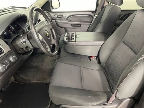 Used 2013 Chevrolet Tahoe LS image 2