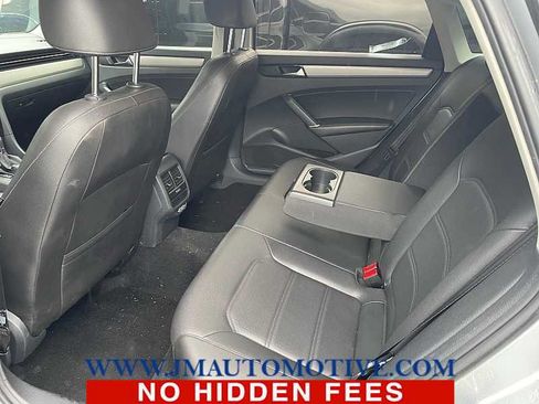 Used 2020 Volkswagen Passat 2.0T SE FWD image 3