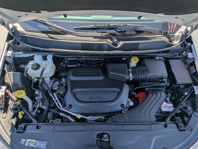 Used 2024 Chrysler Pacifica Touring-L FWD image 30