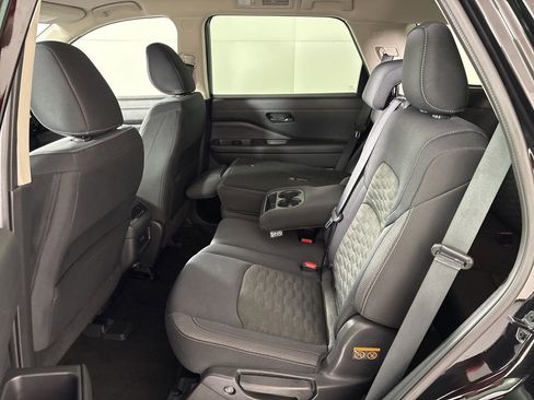 Used 2025 Nissan Pathfinder SV FWD image 24