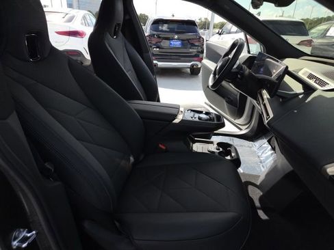 Used 2025 BMW iX xDrive50 w/ Sport Package image 23
