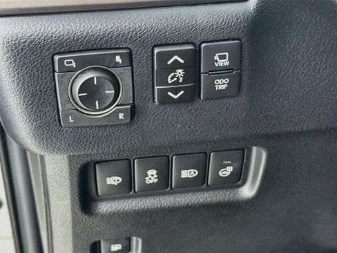 Used 2023 Lexus GX 460 Luxury w/ Sport Design Package AWD/4WD image 11
