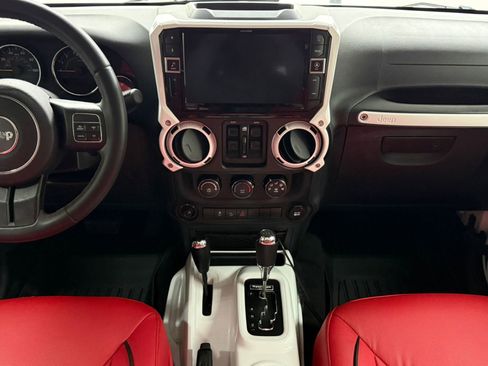 Used 2018 Jeep Wrangler Unlimited Sport S image 25