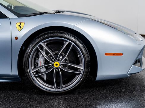 Used 2019 Ferrari 488 Spider image 6