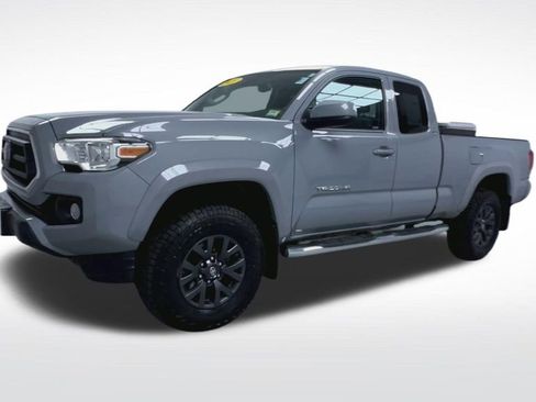 Used 2021 Toyota Tacoma SR5 AWD/4WD image 4