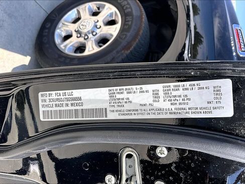 Used 2025 RAM 2500 Big Horn AWD/4WD image 32