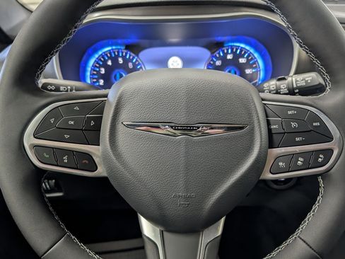 New 2026 Chrysler Pacifica Select image 21