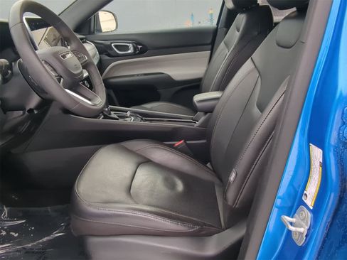 Certified 2023 Jeep Compass Limited w/ Sun and Sound Group image 23