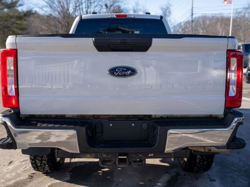 Used 2024 Ford F250 XL image 5