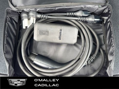 New 2026 Cadillac Vistiq Sport w/ LPO, Floor Liner Package image 24