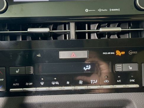 Certified 2019 Toyota Avalon XLE image 19