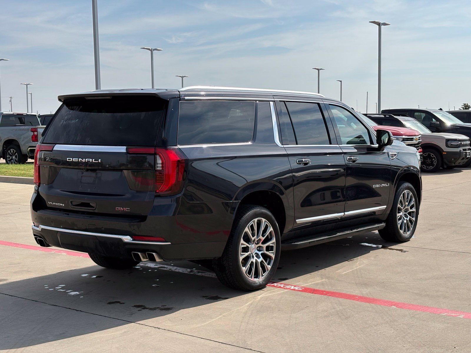 Certified 2025 GMC Yukon XL Denali AWD/4WD image 7