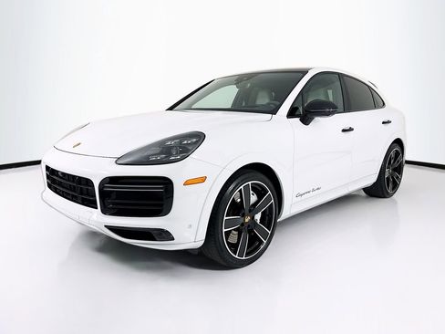 Certified 2022 Porsche Cayenne Turbo AWD/4WD image 1