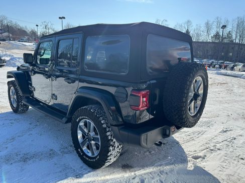 Used 2018 Jeep Wrangler Unlimited Sahara image 5