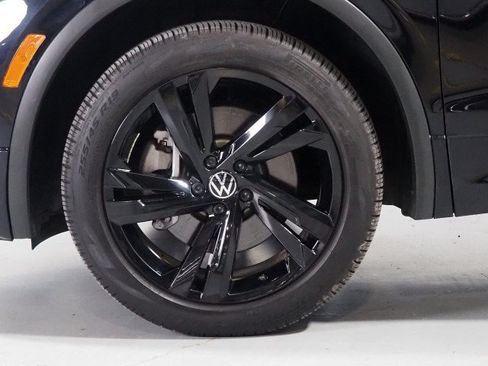 Used 2024 Volkswagen Tiguan SE R-Line FWD image 42