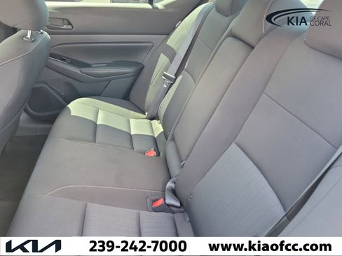 Used 2023 Nissan Altima 2.5 SV FWD image 11