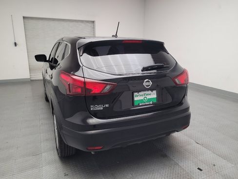 Used 2017 Nissan Rogue Sport S image 6