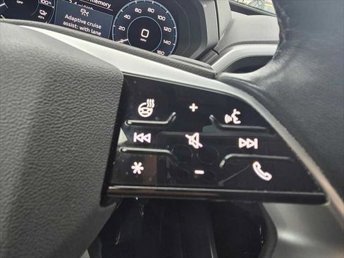 Used 2023 Audi Q4 e-tron Premium Plus w/ Premium Plus image 33