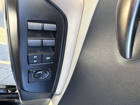 Used 2019 Lexus ES 350 Luxury image 11