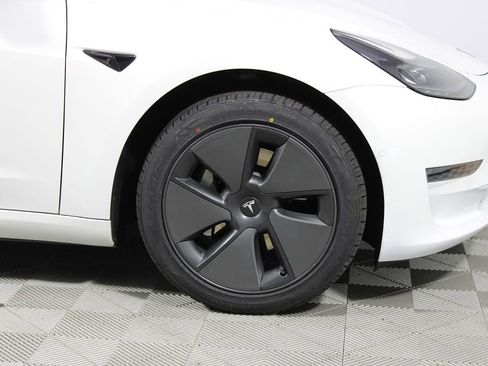 Used 2021 Tesla Model 3 Standard Range Plus image 32