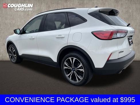 Used 2022 Ford Escape SE w/ SE Sport Appearance Package image 3