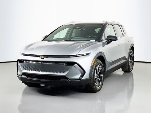 New 2026 Chevrolet Equinox EV LT image 3