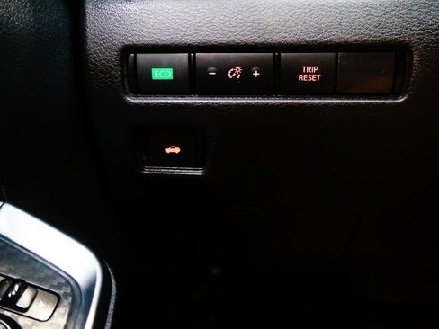 Used 2024 Nissan Sentra SR FWD image 26