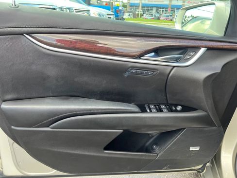 Used 2013 Cadillac XTS Premium FWD image 8