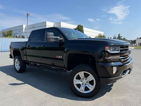 Used 2017 Chevrolet Silverado 1500 LTZ Z71 w/ Realtree Edition AWD/4WD image 2