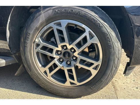 Used 2025 Ford Expedition Max Active AWD/4WD image 9