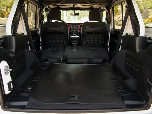 Used 2020 Jeep Wrangler Unlimited Rubicon AWD/4WD image 23
