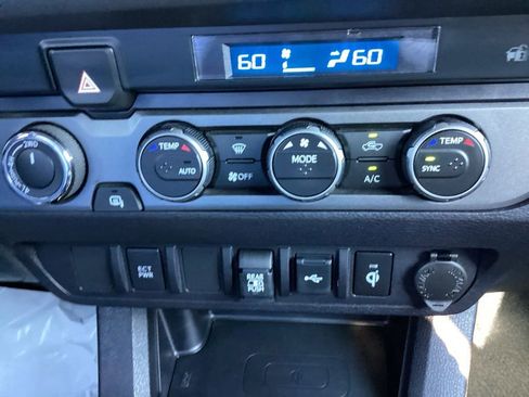 Used 2022 Toyota Tacoma TRD Sport image 20