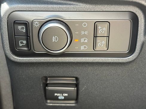 Used 2024 Ford Bronco Outer Banks w/ Sasquatch Package AWD/4WD image 15